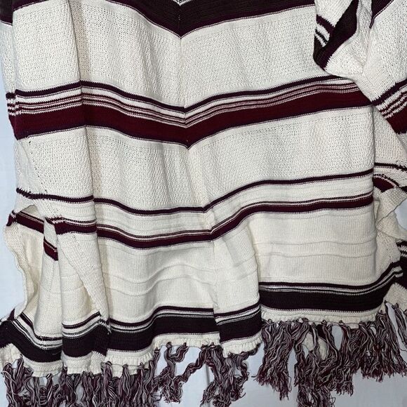 Umgee sleeveless poncho style sweater - Picture 8 of 8